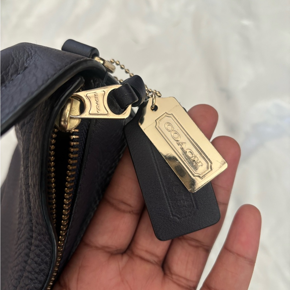 Coach Elegant Black Leather Hobo Bag with Dust bag - Picture 3 of 6